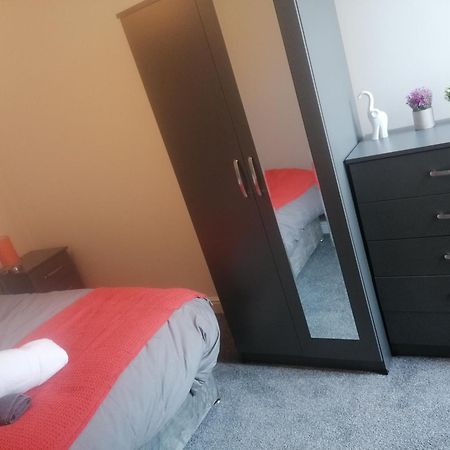 Rossy Home Of Relaxations Stoke-on-Trent ภายนอก รูปภาพ