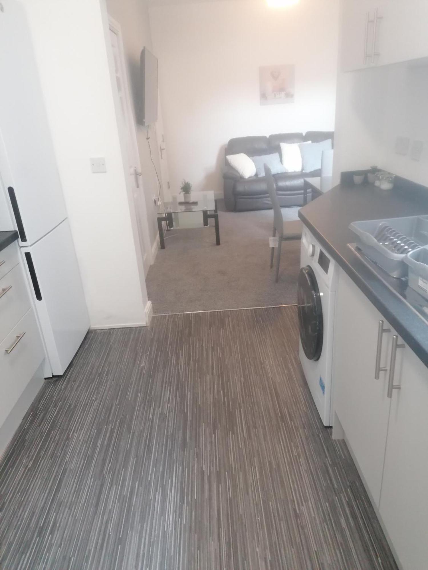 Rossy Home Of Relaxations Stoke-on-Trent ภายนอก รูปภาพ