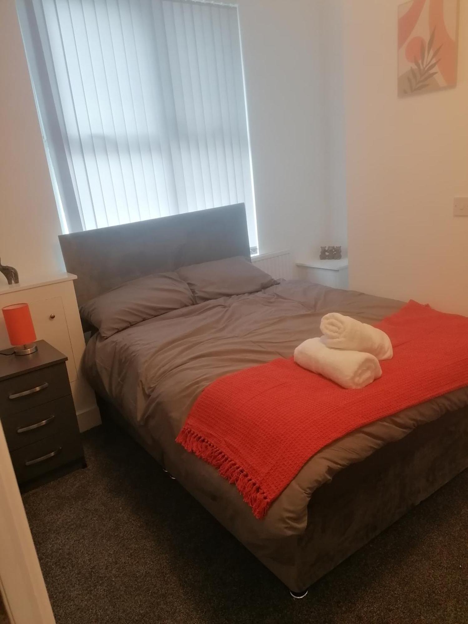 Rossy Home Of Relaxations Stoke-on-Trent ภายนอก รูปภาพ