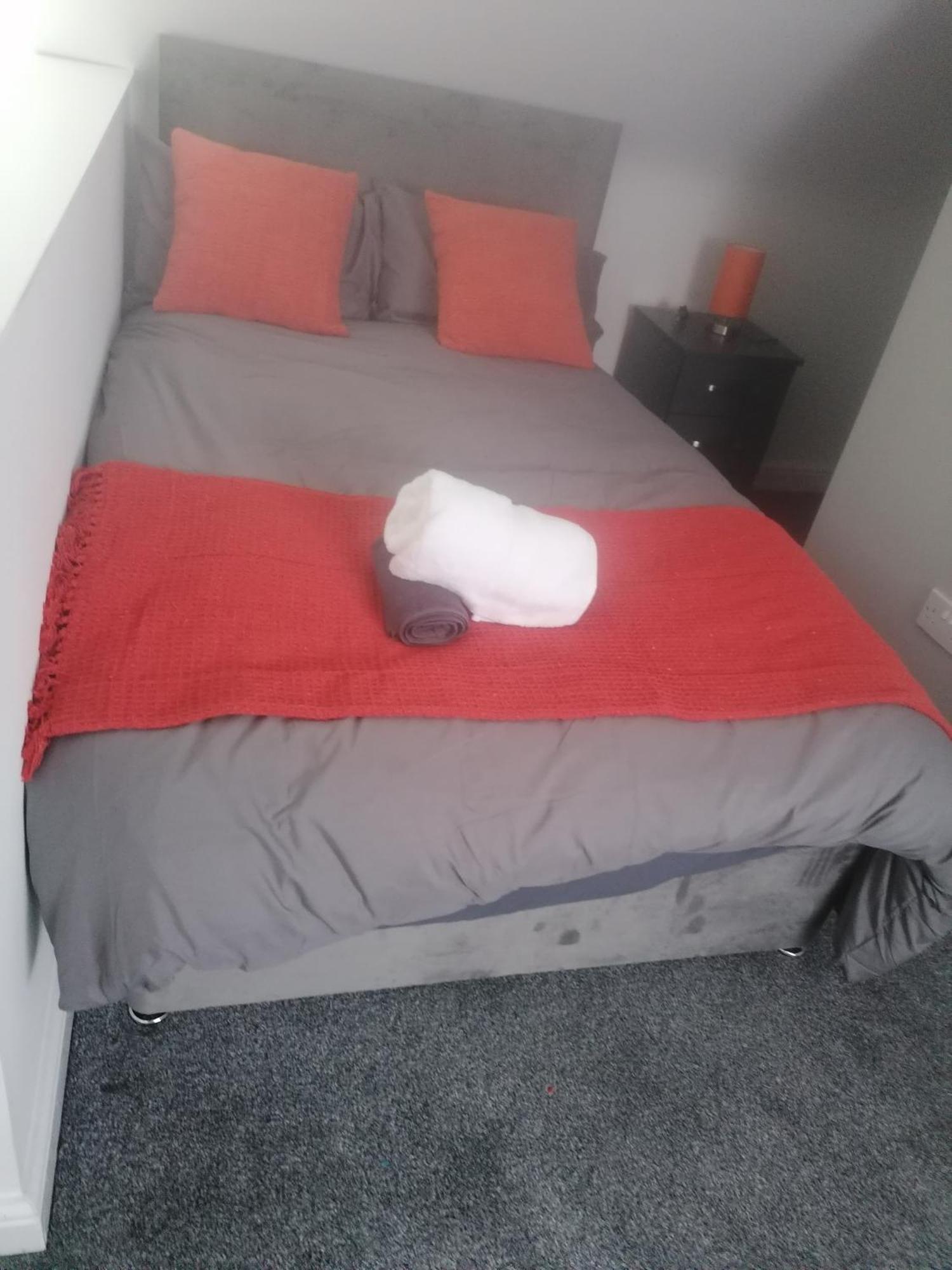 Rossy Home Of Relaxations Stoke-on-Trent ภายนอก รูปภาพ