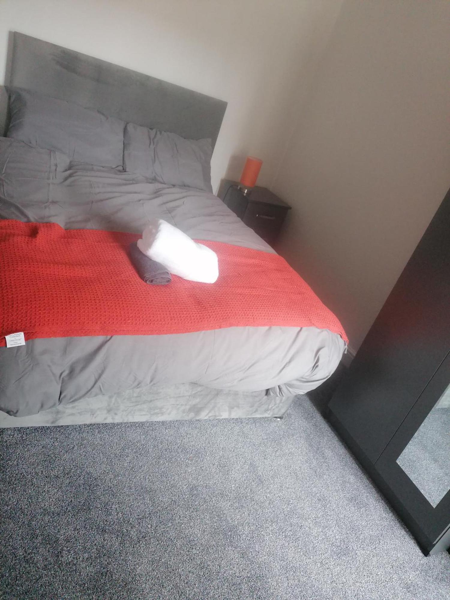 Rossy Home Of Relaxations Stoke-on-Trent ภายนอก รูปภาพ