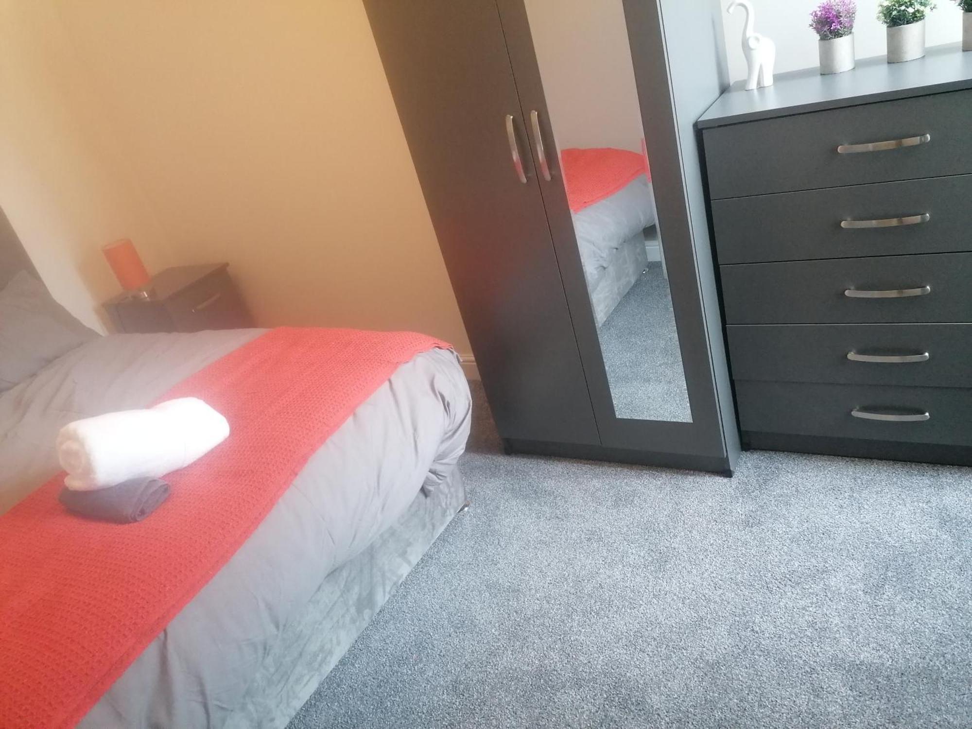 Rossy Home Of Relaxations Stoke-on-Trent ภายนอก รูปภาพ