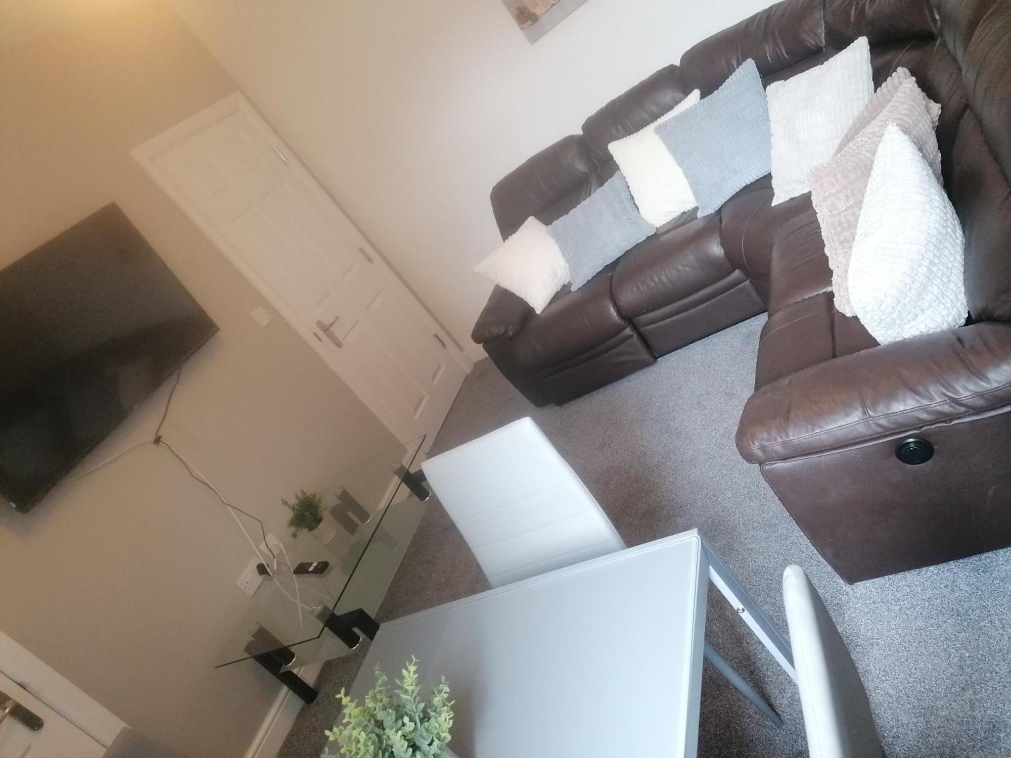 Rossy Home Of Relaxations Stoke-on-Trent ภายนอก รูปภาพ