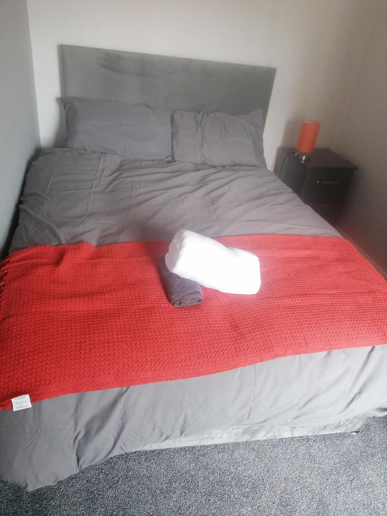 Rossy Home Of Relaxations Stoke-on-Trent ภายนอก รูปภาพ